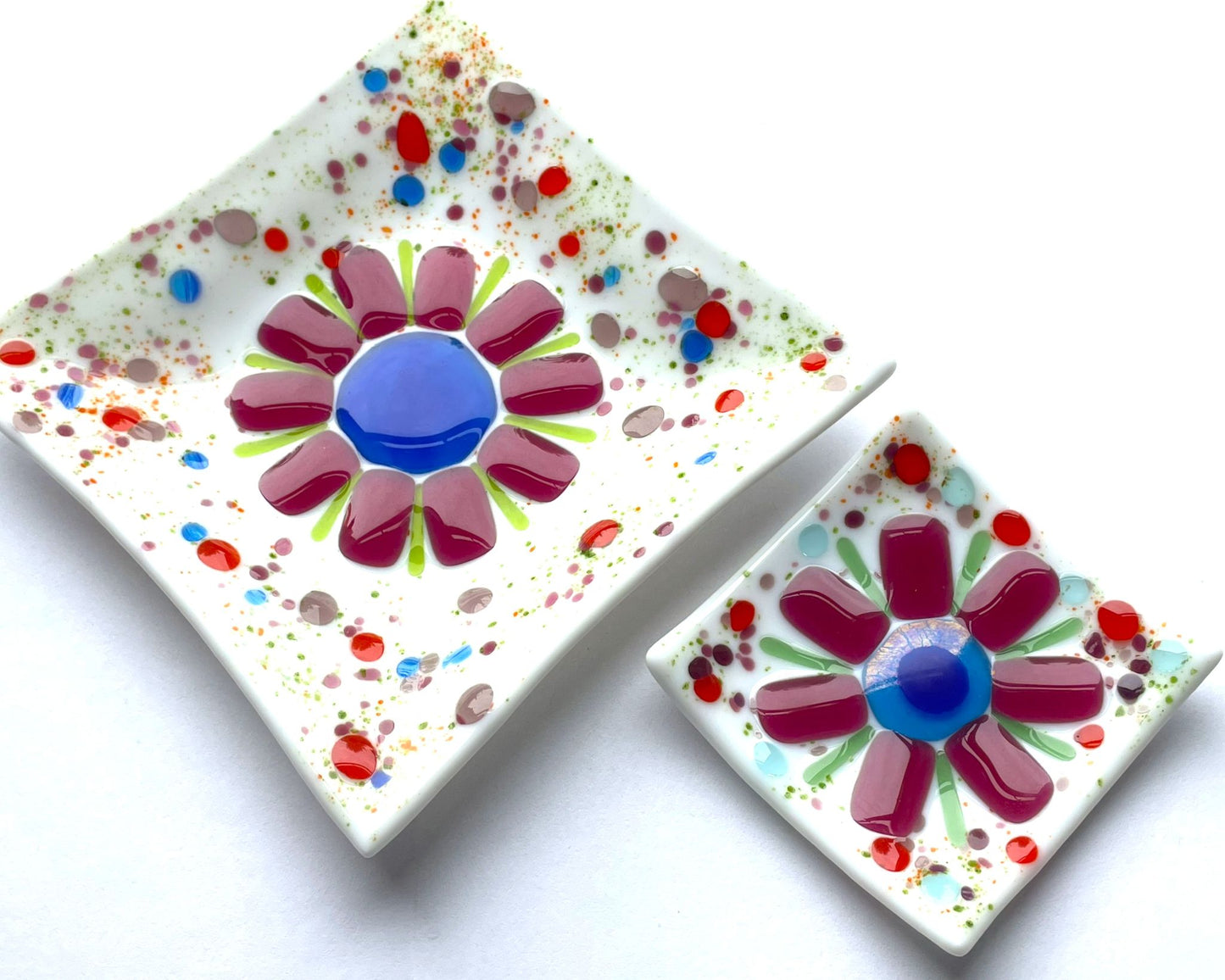 Fused Glass Flower Dish Set – Cranberry & Blue (Set of Two)