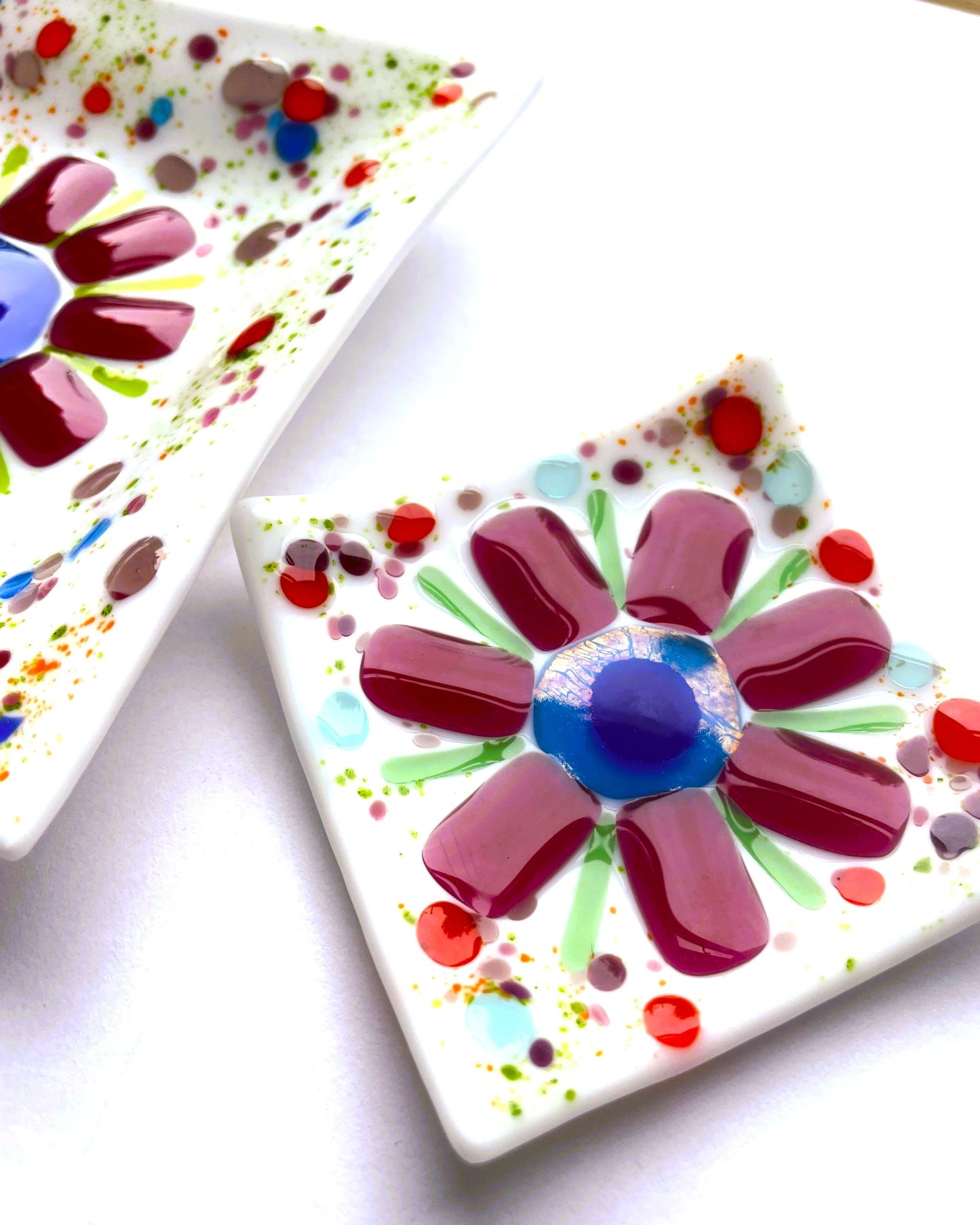 Fused Glass Flower Dish Set – Cranberry & Blue (Set of Two)